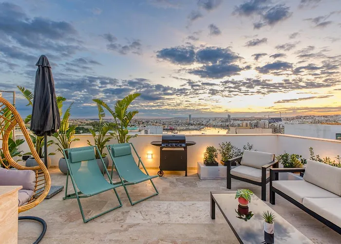Sliema Mainstreet Designer Suite 12 With Shared Rooftop Pool And Bbq