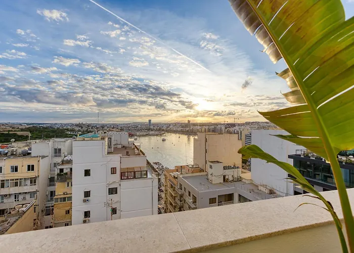 Sliema Mainstreet Designer Suite 12 With Shared Rooftop Pool And Bbq