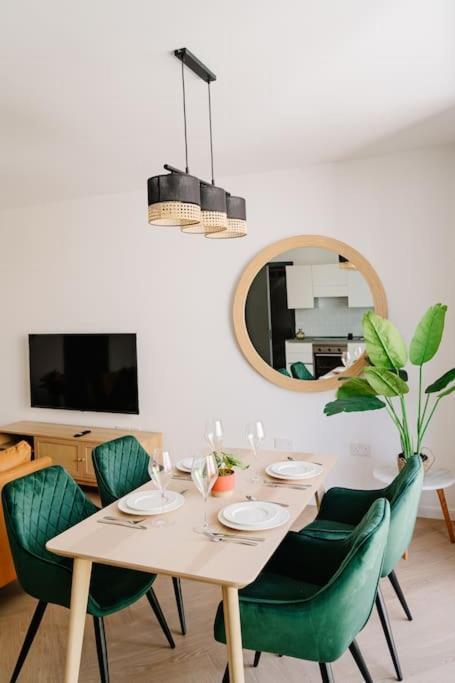 Mainstreet Designer 12 With Shared Rooftop Pool And Bbq *