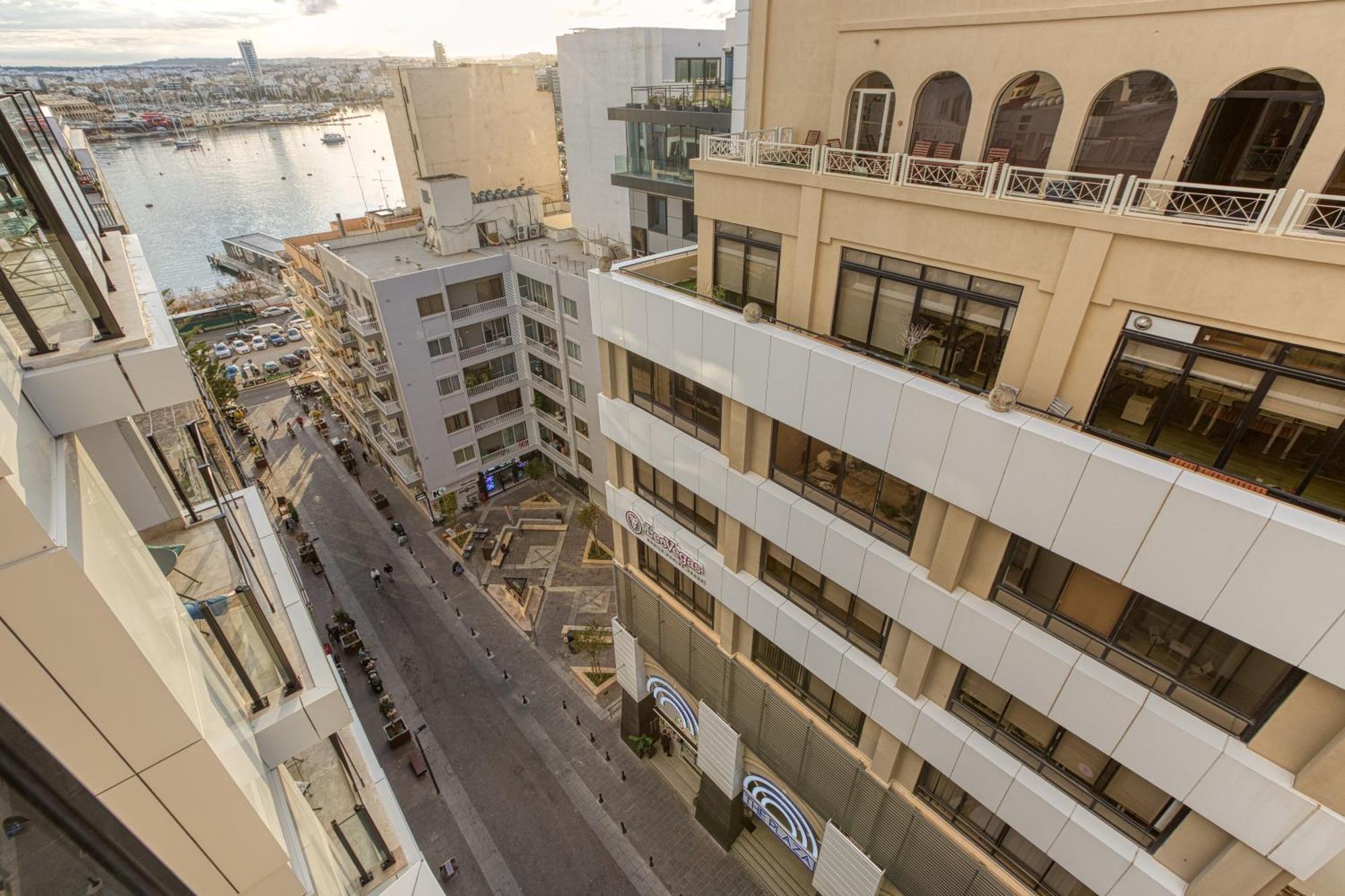 Apartment Mainstreet Designer 12 With Shared Rooftop Pool And Bbq *